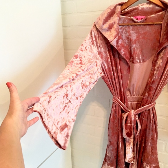 Betsey Johnson Mini Robe Hoodie Crushed Velvet Pink Ruffled hem Flare sleeve M/L - Picture 7 of 13